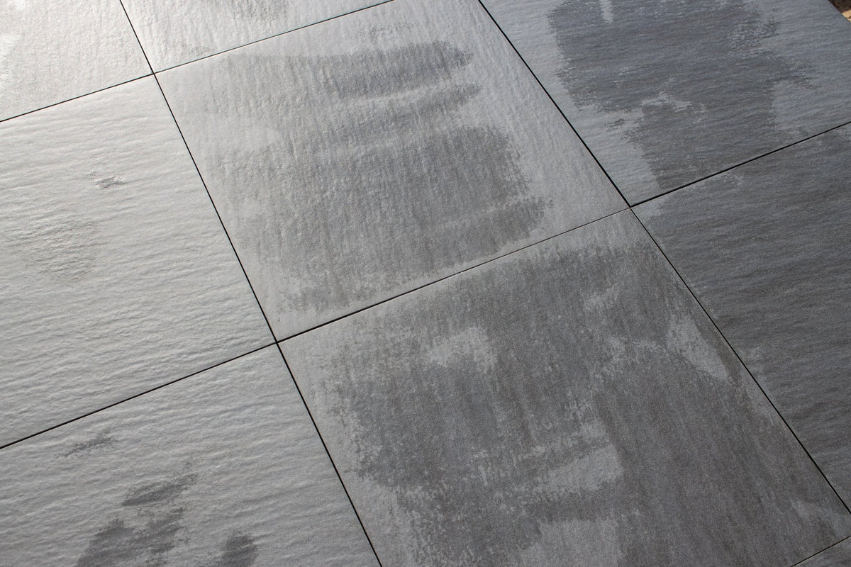 Can I Lay My Patio In The Rain?