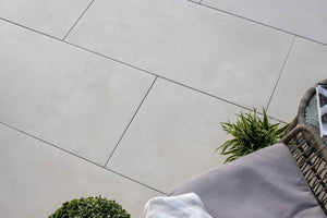 Concrete-finish-porcelain-paving-range-overview-off-white-tile