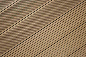 Ovaeda_grooved_composite_decking_board_light_brown_overview