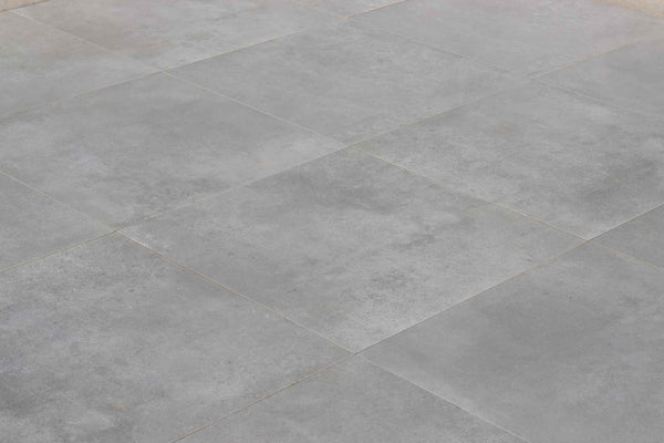 Flote™ | Light Grey Concrete Effect Porcelain Paving Tiles (60x90x2cm)