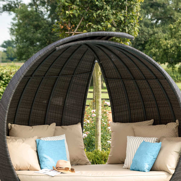 Lotus Daybed | Brown  Maze   