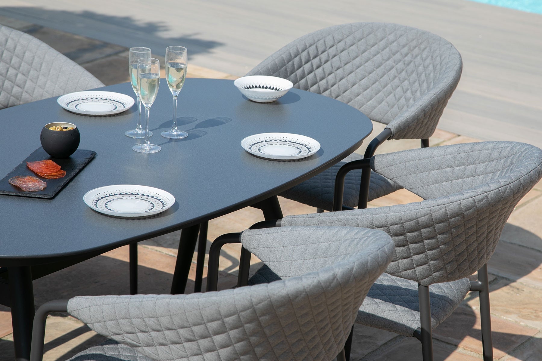 Pebble 6 Seat Oval Dining Set | Flanelle
